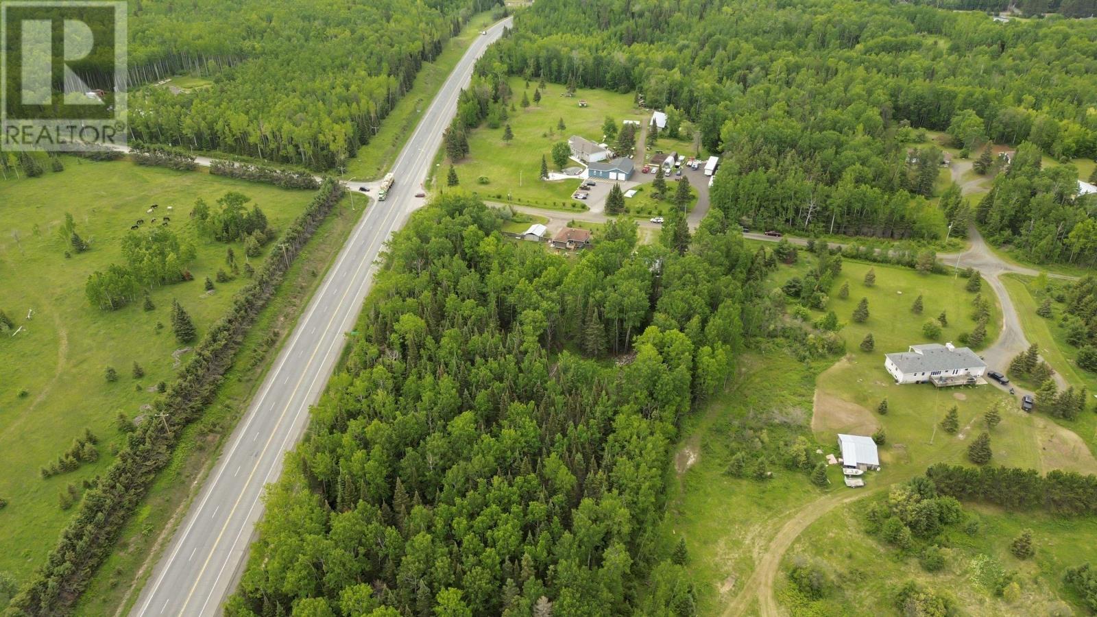 6 Hume Rd W - 26