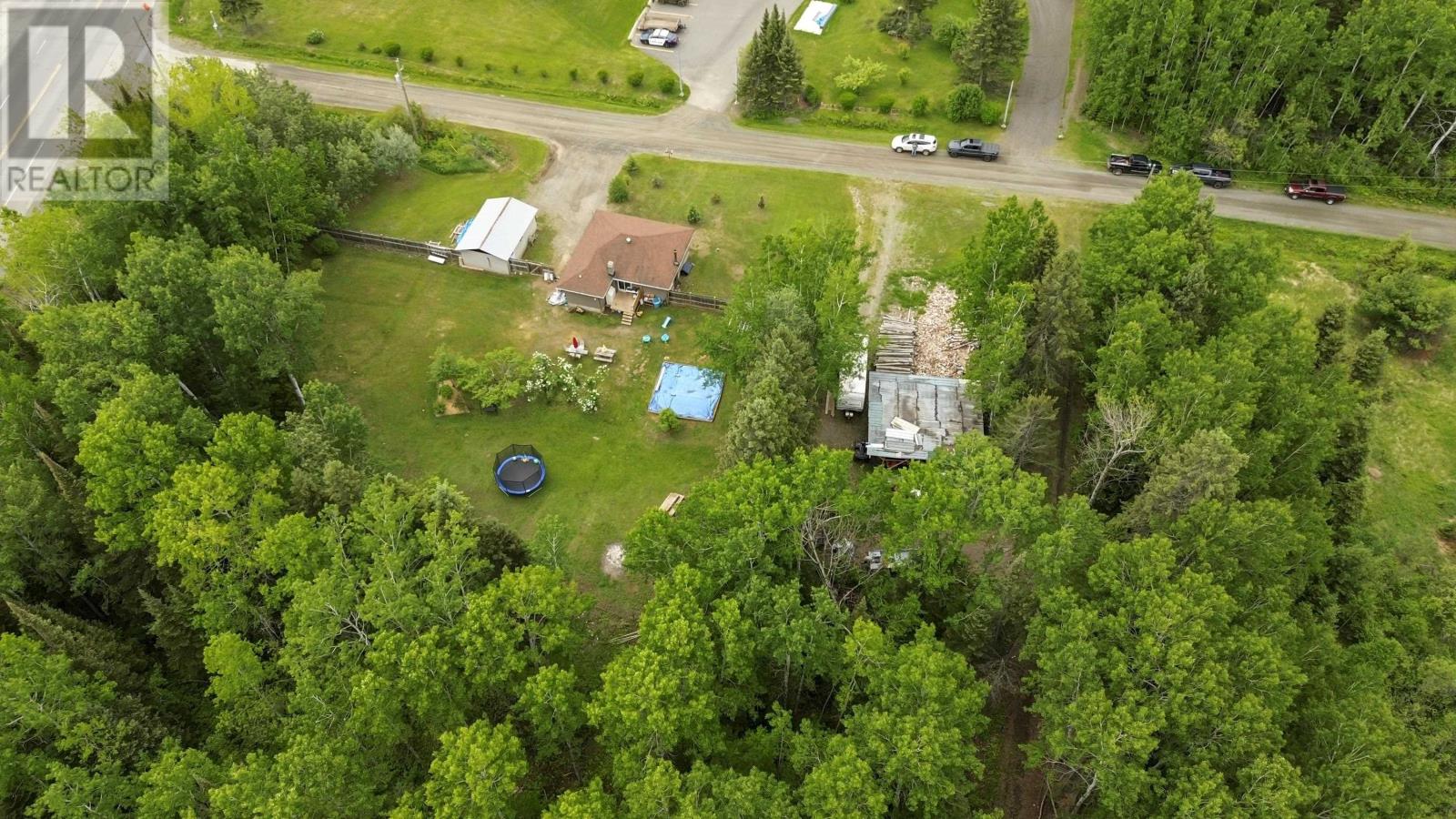 6 Hume Rd W - 27