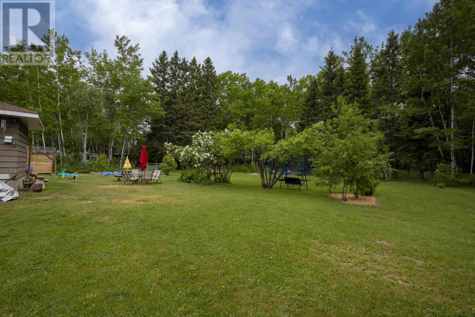 6 Hume Rd W - 3