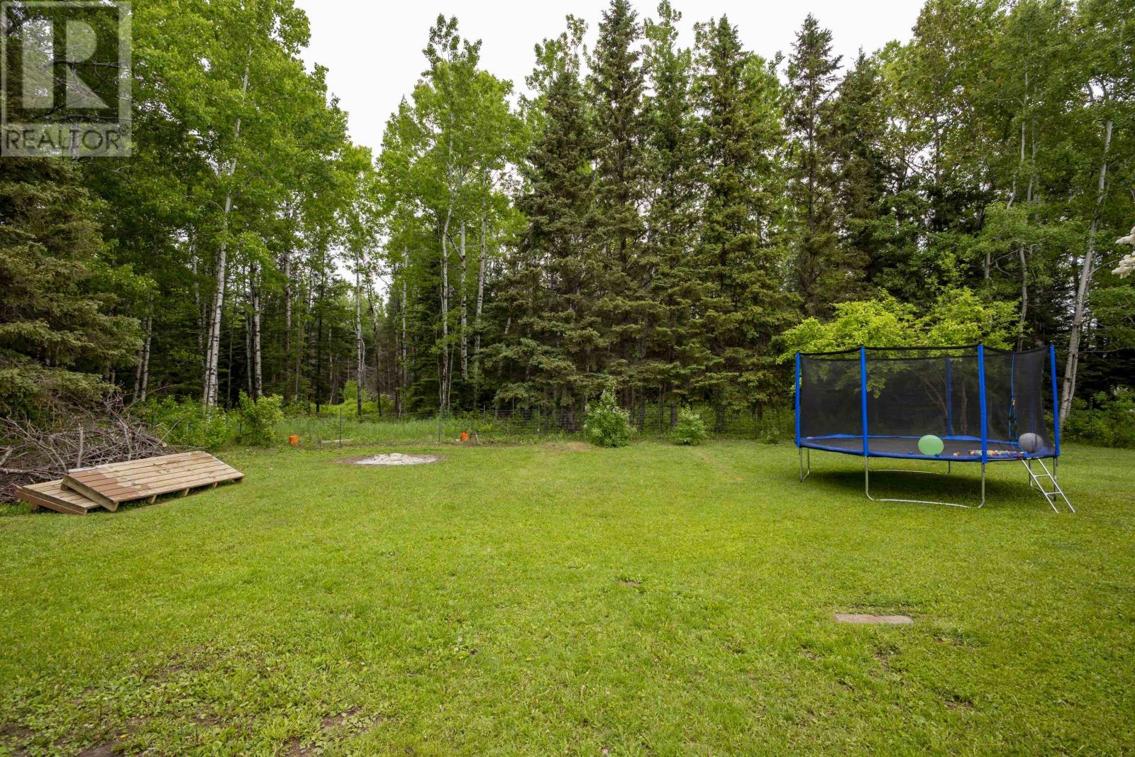 6 Hume Rd W - 4