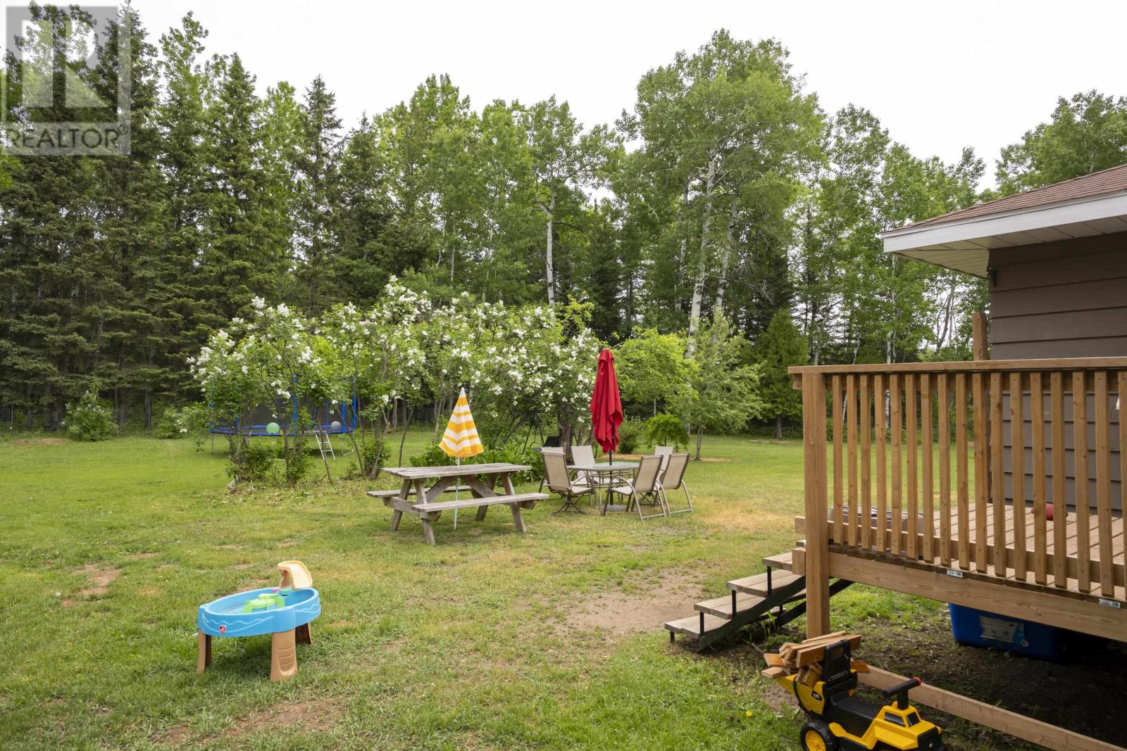 6 Hume Rd W - 5