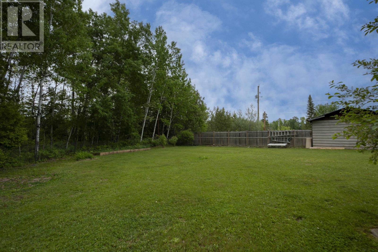 6 Hume Rd W - 9