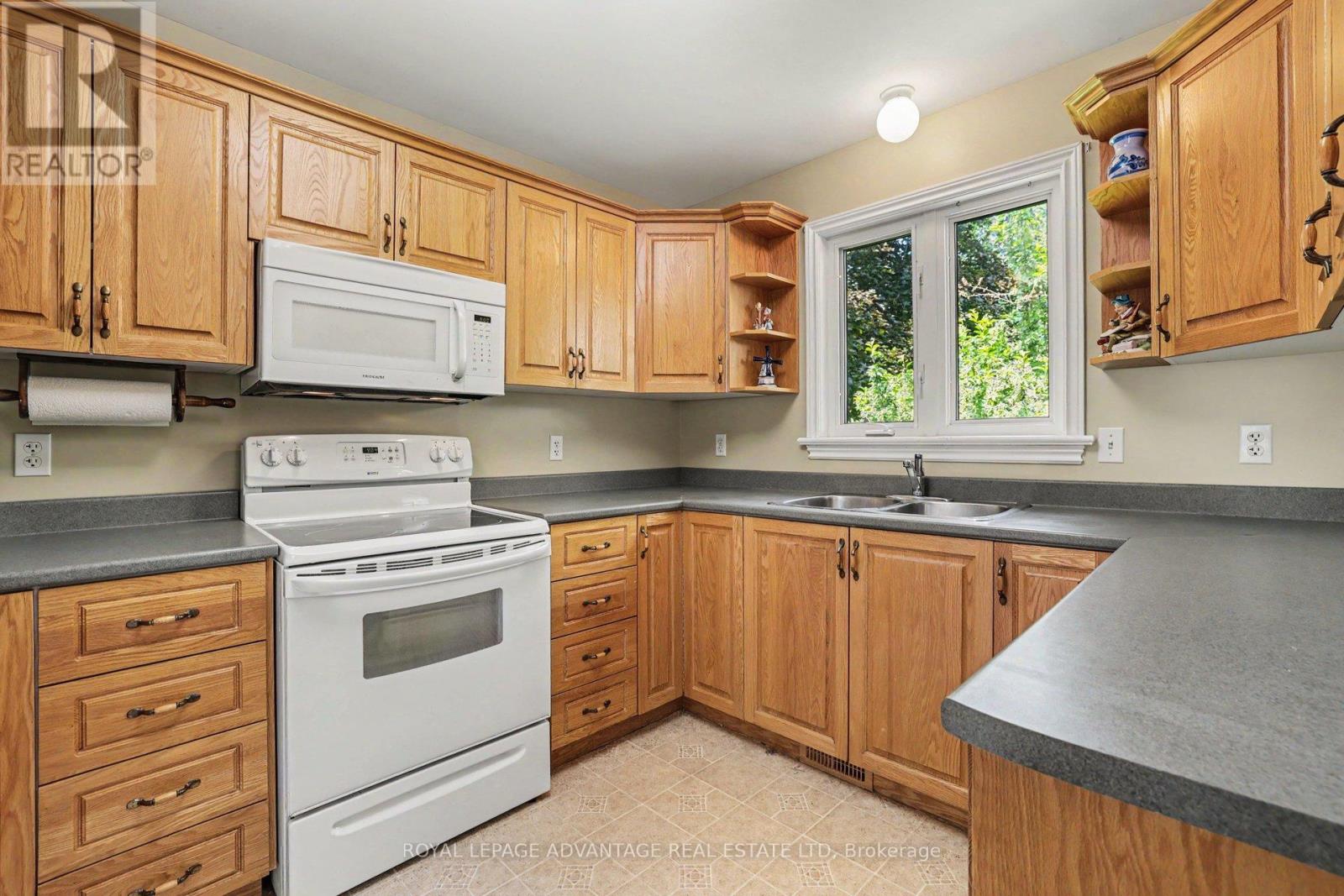 21 HAGGART STREET - 12