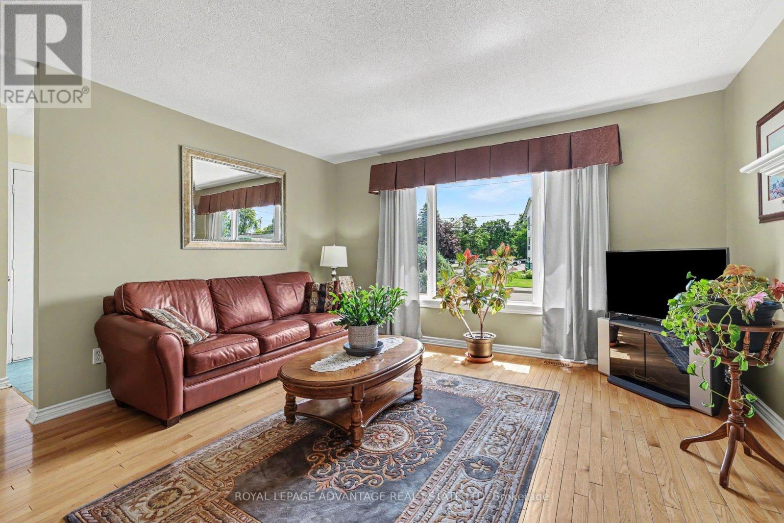 21 HAGGART STREET - 6