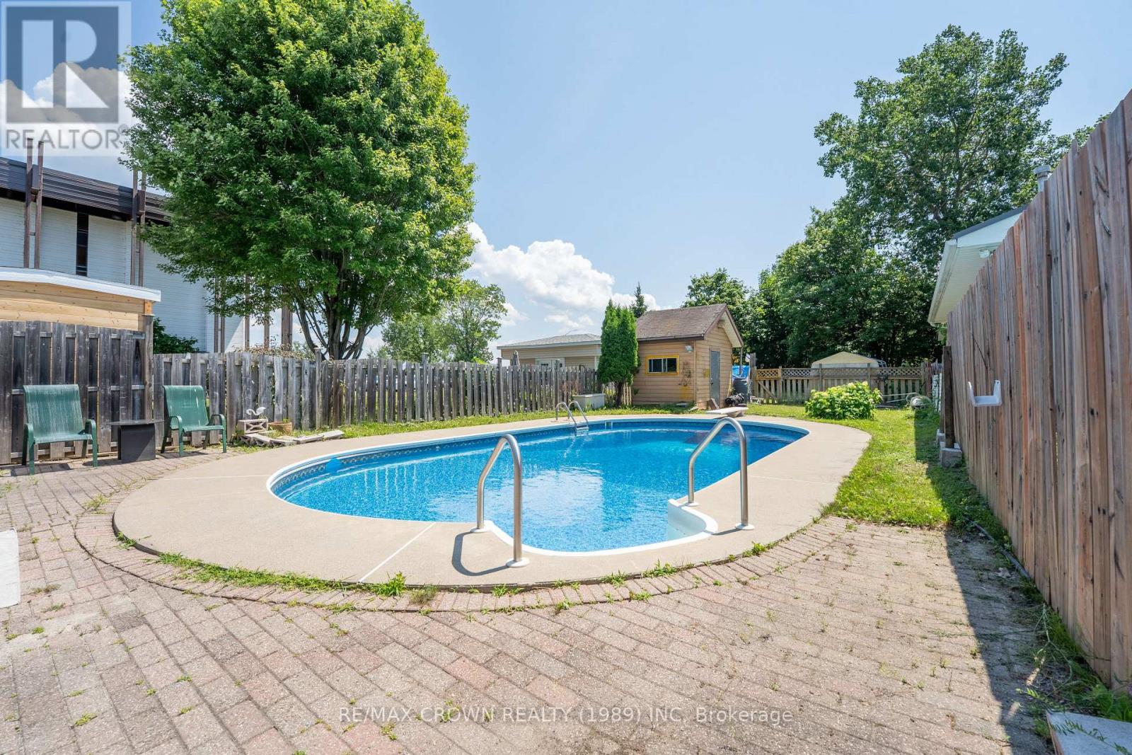 307 MCKENZIE AVENUE - 41