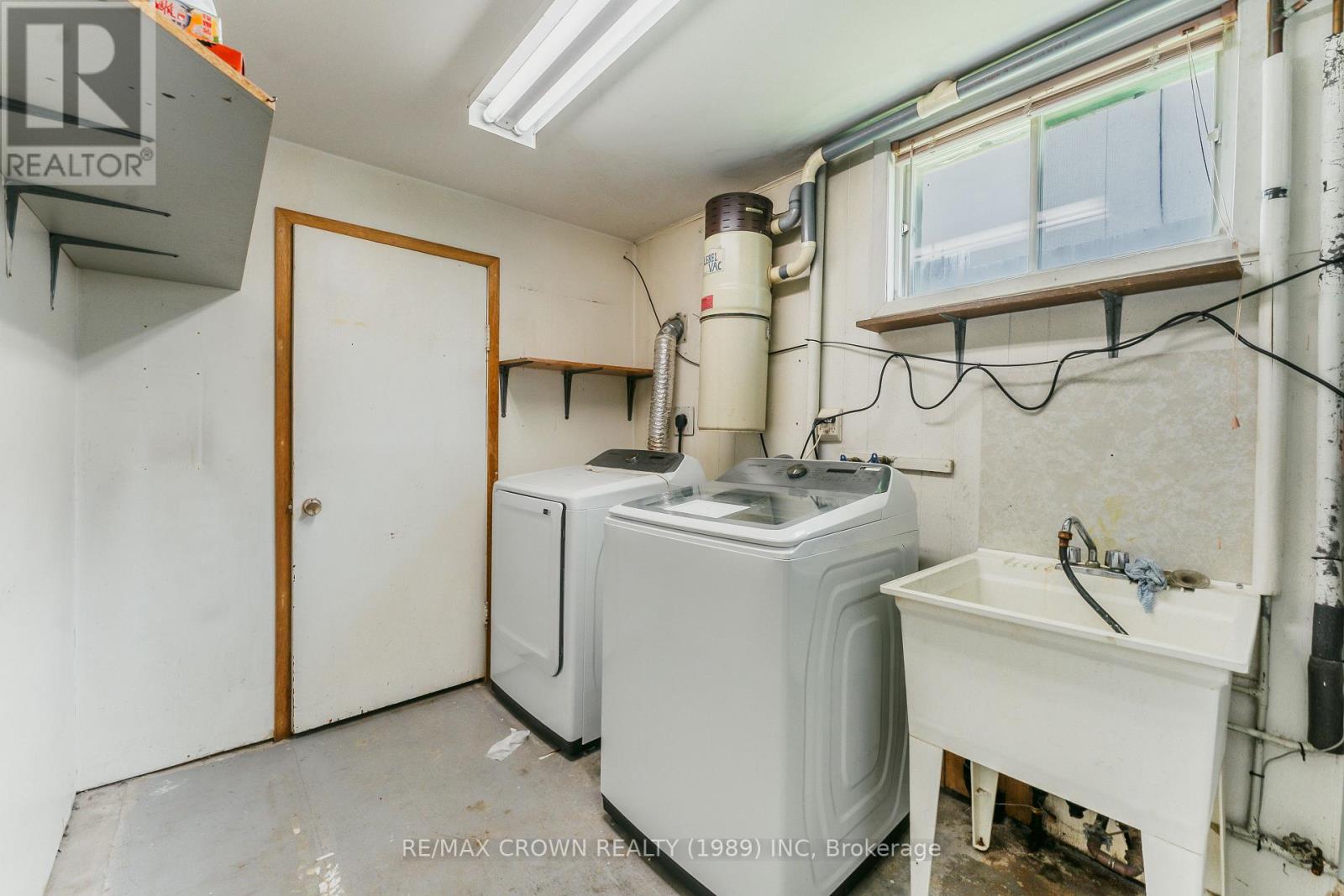 307 MCKENZIE AVENUE - 39