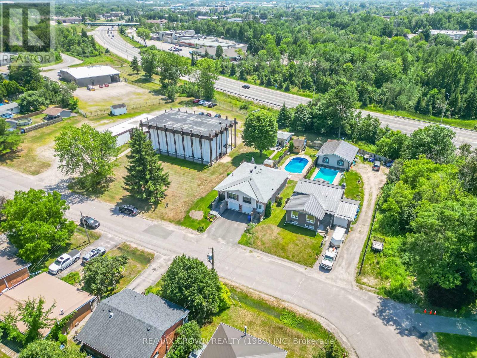 307 MCKENZIE AVENUE - 47