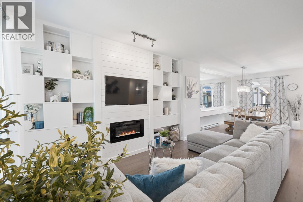 149 3500 BURKE VILLAGE PROMENADE — photo 2