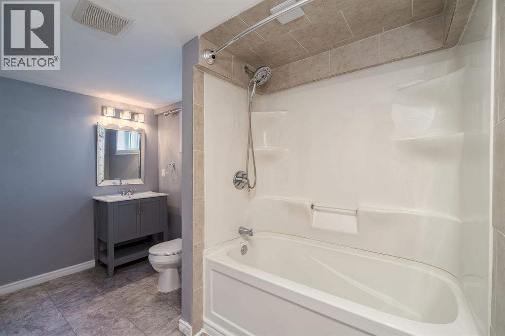 18 TWEEDSMUIR AVENUE - 10