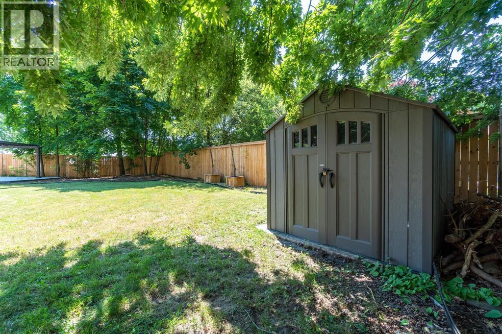 18 TWEEDSMUIR AVENUE - 19