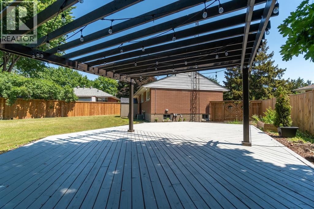 18 TWEEDSMUIR AVENUE - 22
