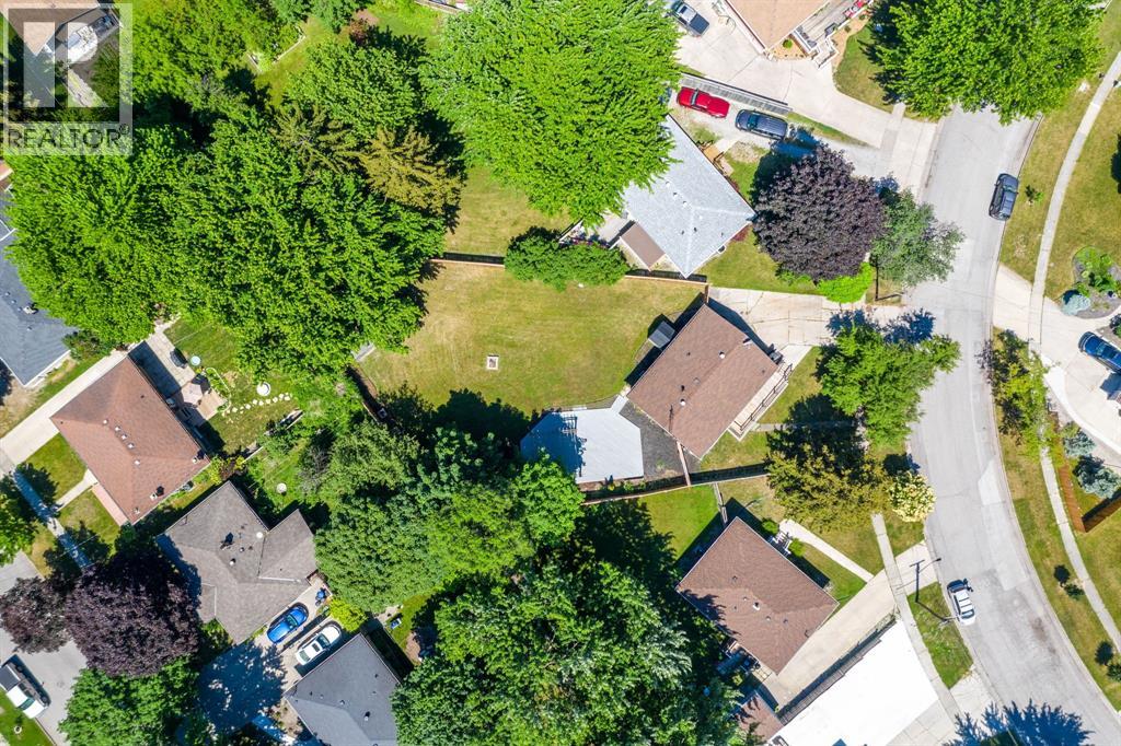 18 TWEEDSMUIR AVENUE - 28