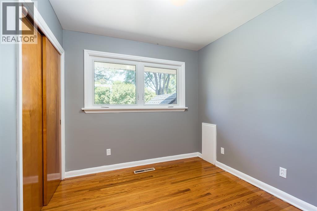18 TWEEDSMUIR AVENUE - 8