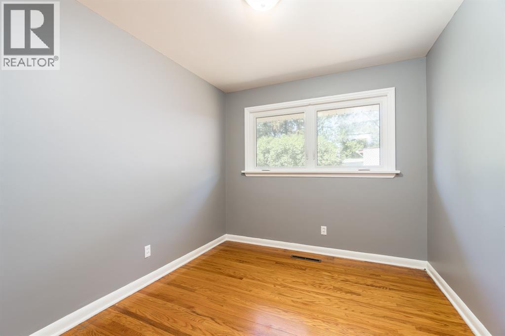 18 TWEEDSMUIR AVENUE - 9