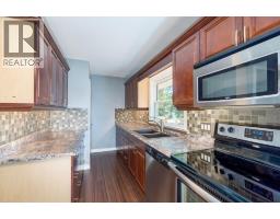 Bedroom - 18 Tweedsmuir Avenue, Sarnia, ON N7S2R8 Photo 6