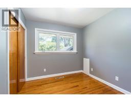 Bedroom - 18 Tweedsmuir Avenue, Sarnia, ON N7S2R8 Photo 8