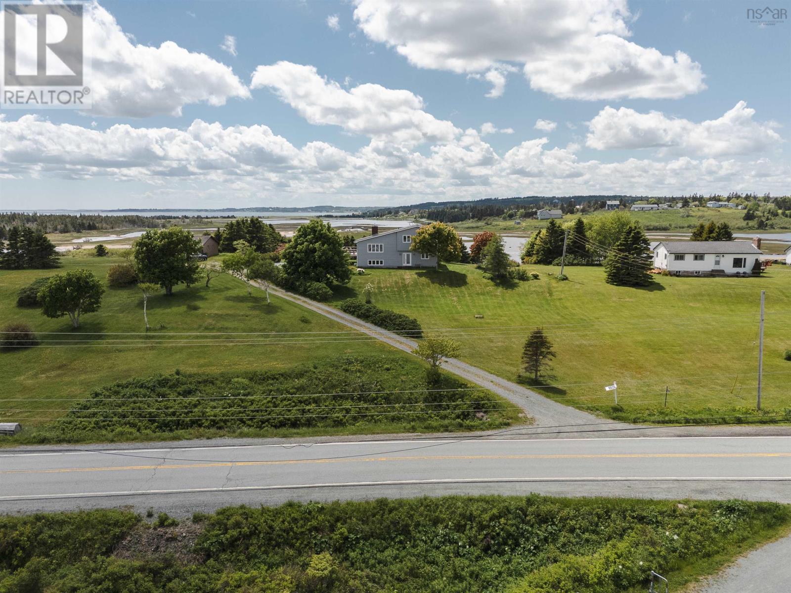 3930 Lawrencetown Road - 35
