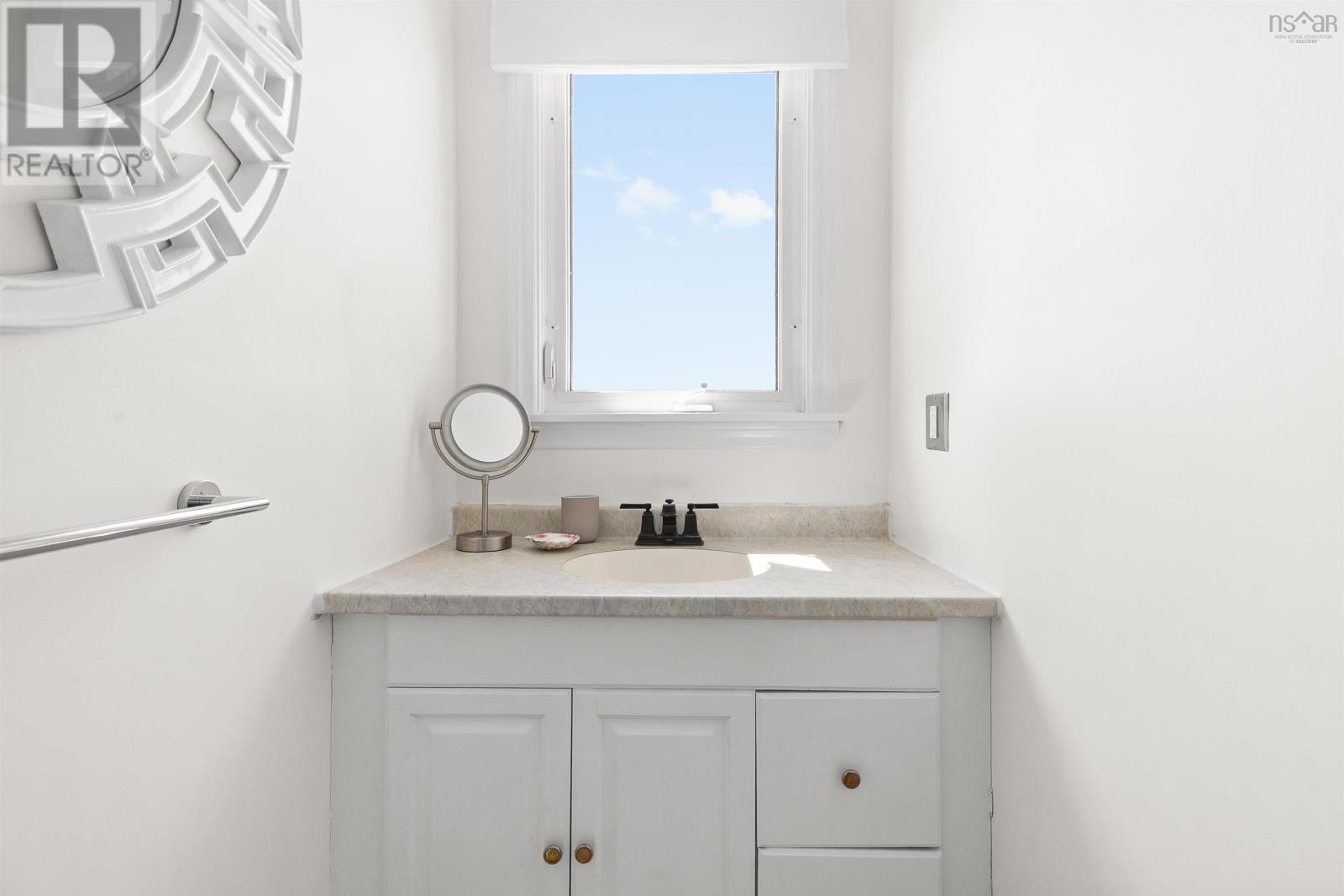 3930 Lawrencetown Road - 27