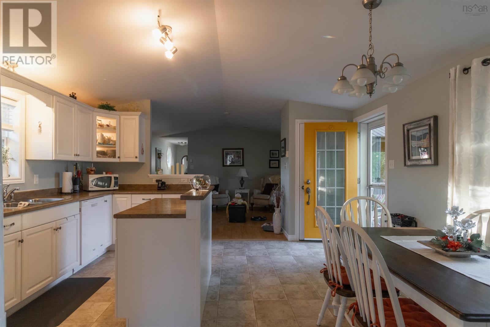 38 Irven Drive - 12