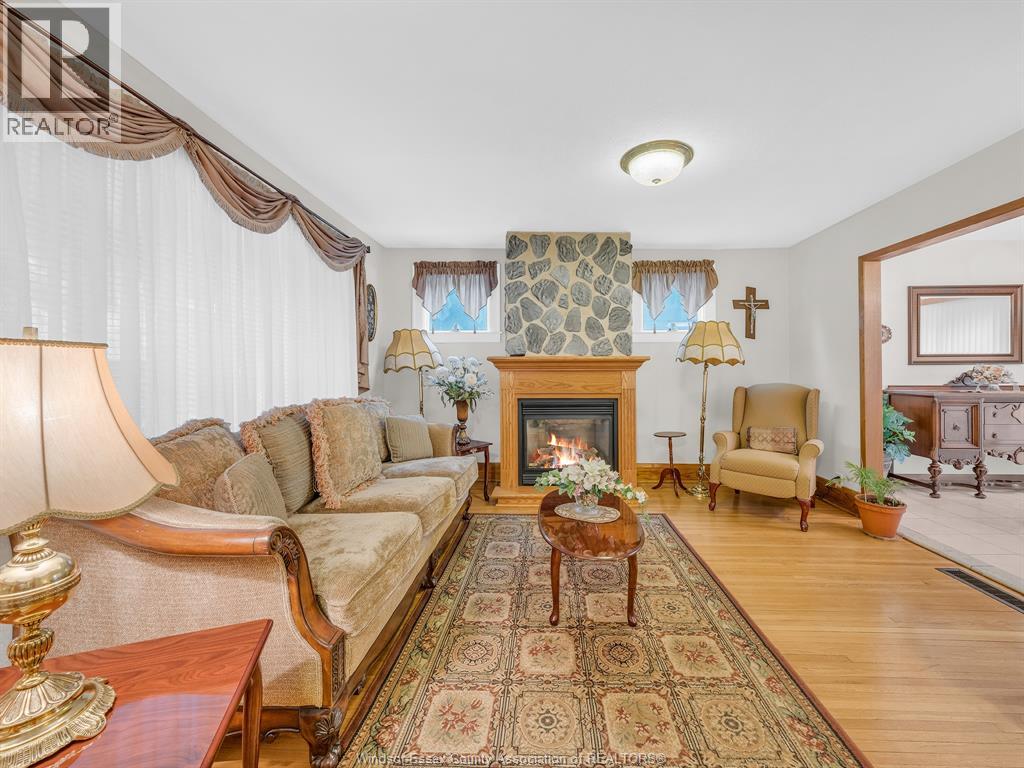 1863 PILLETTE ROAD - 10