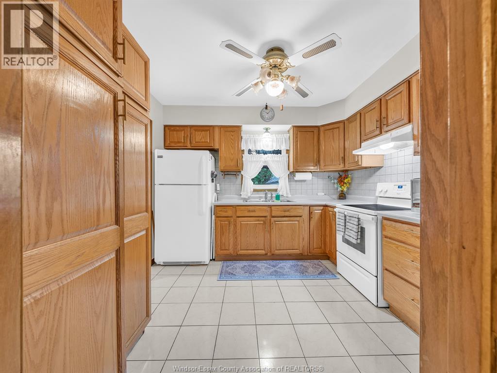 1863 PILLETTE ROAD - 14
