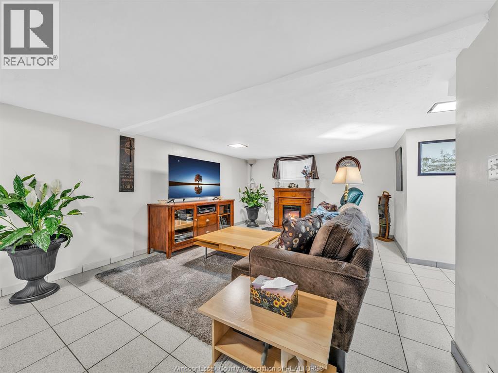 1863 PILLETTE ROAD - 29