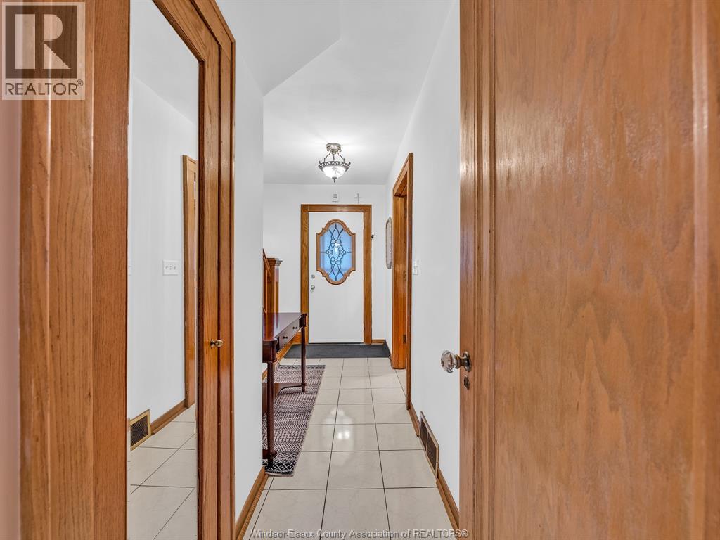 1863 PILLETTE ROAD - 8
