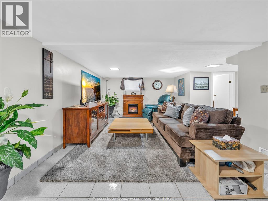 1863 PILLETTE ROAD - 28