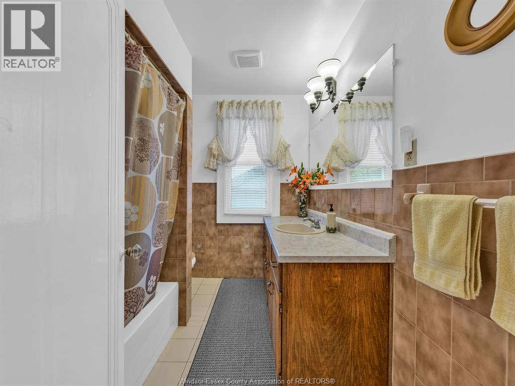 1863 PILLETTE ROAD - 25