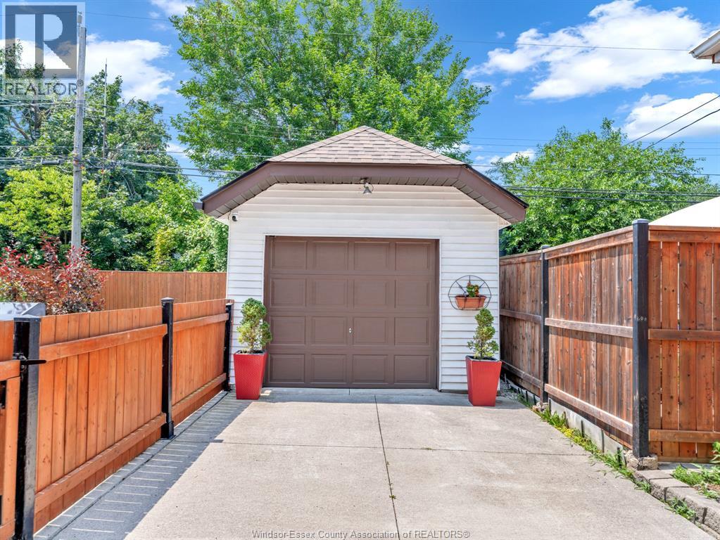 1863 PILLETTE ROAD - 42