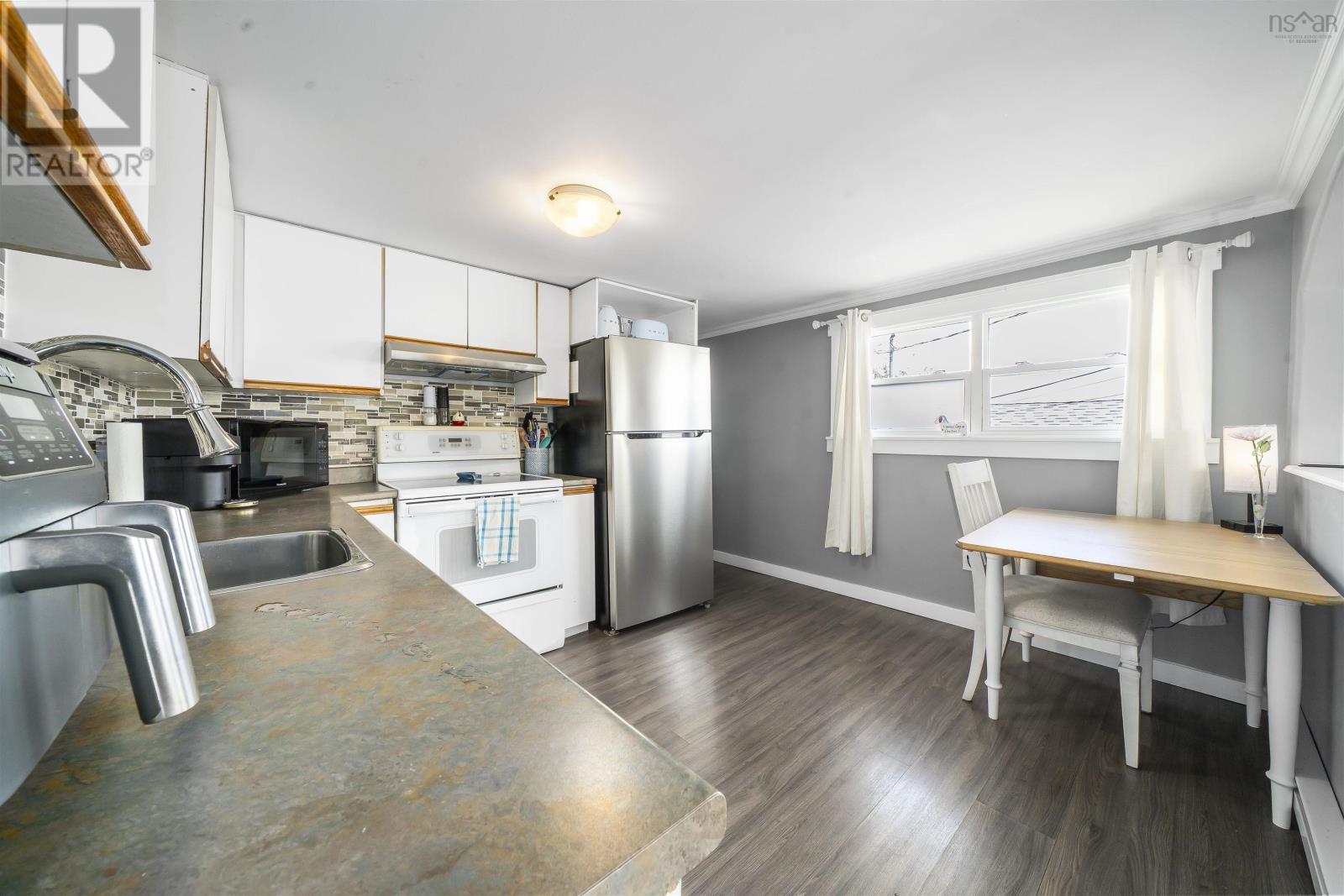 7 Hillside Drive - 37