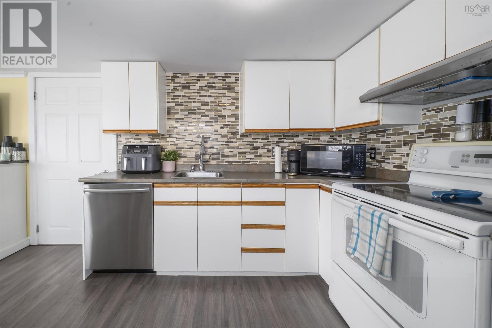 7 Hillside Drive - 34