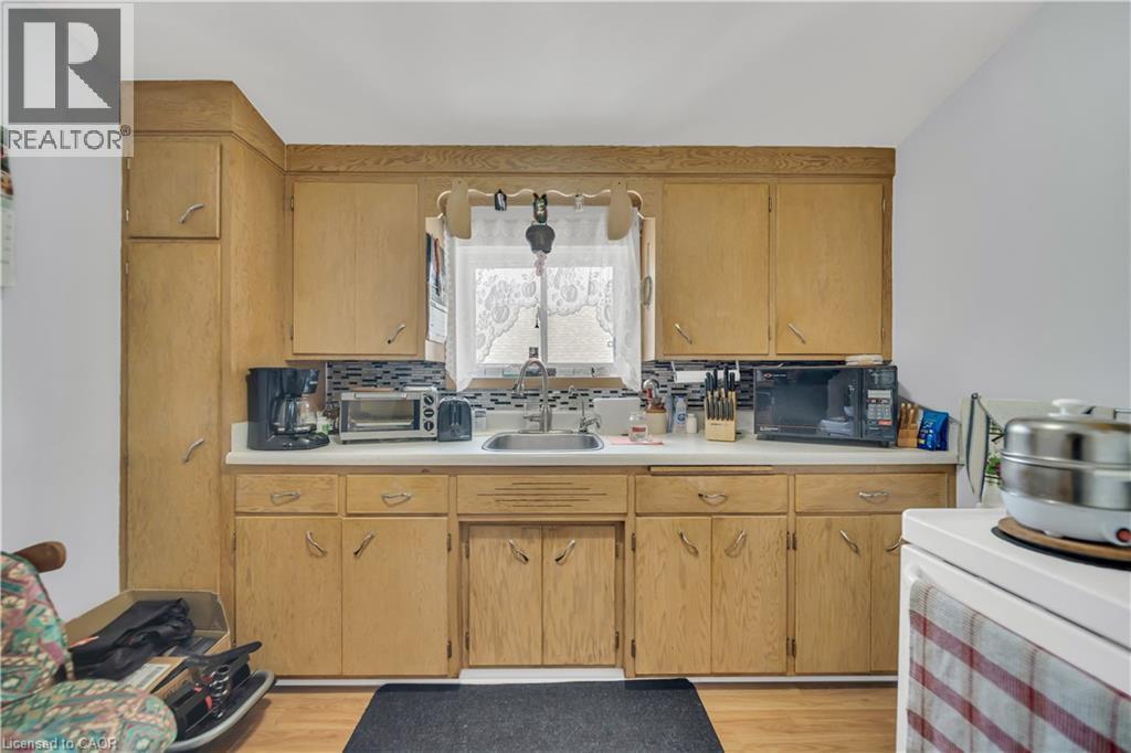 141 SAMUEL Street - 33