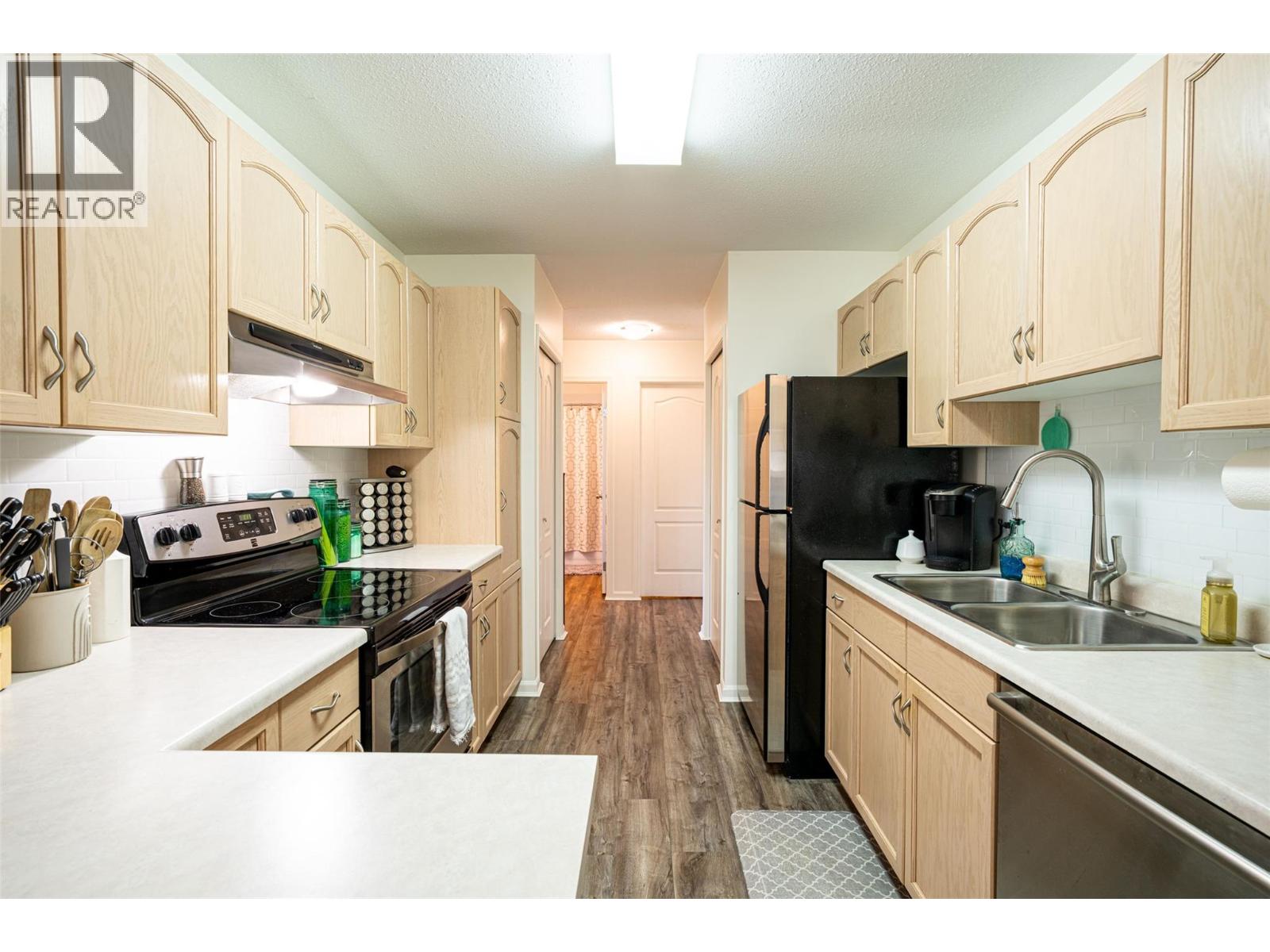 #407 3160 Casorso Road - 10