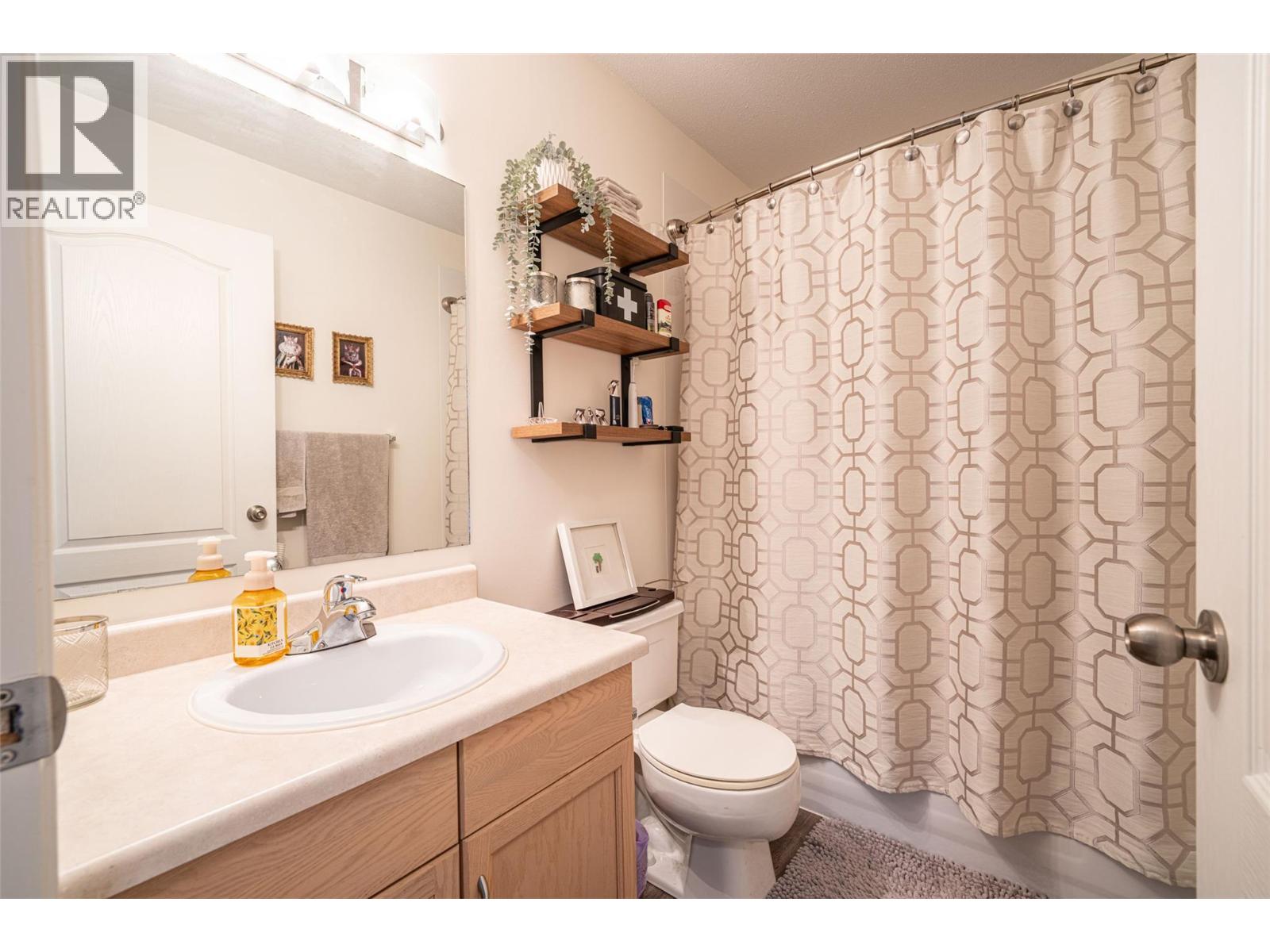 #407 3160 Casorso Road - 22