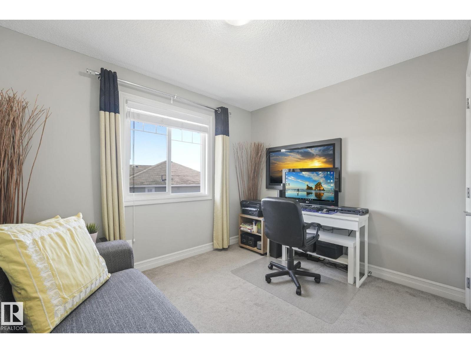 5505 3 AV SW - 32