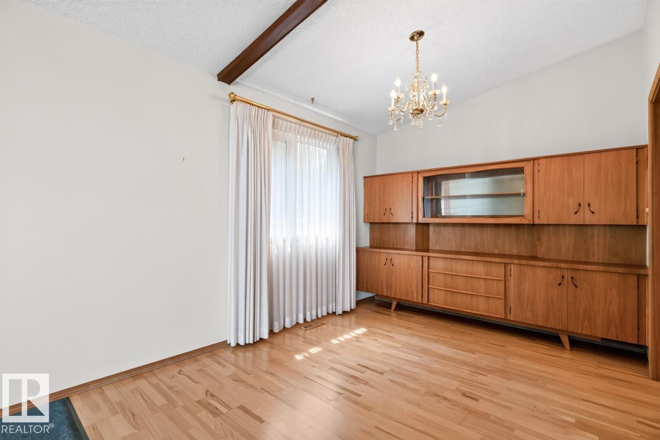 6 MERRYVALE CR - 13