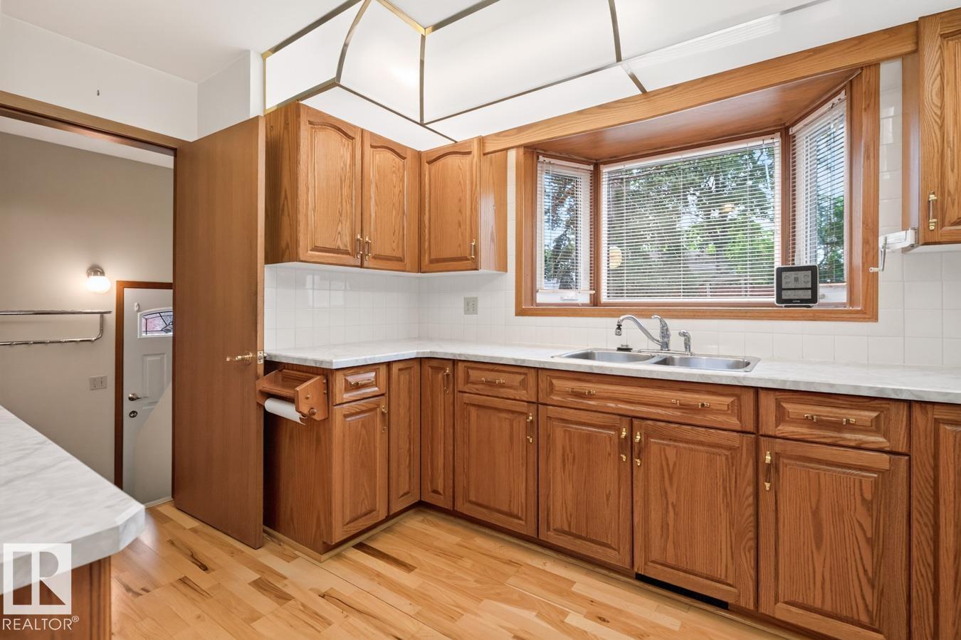 6 MERRYVALE CR - 19