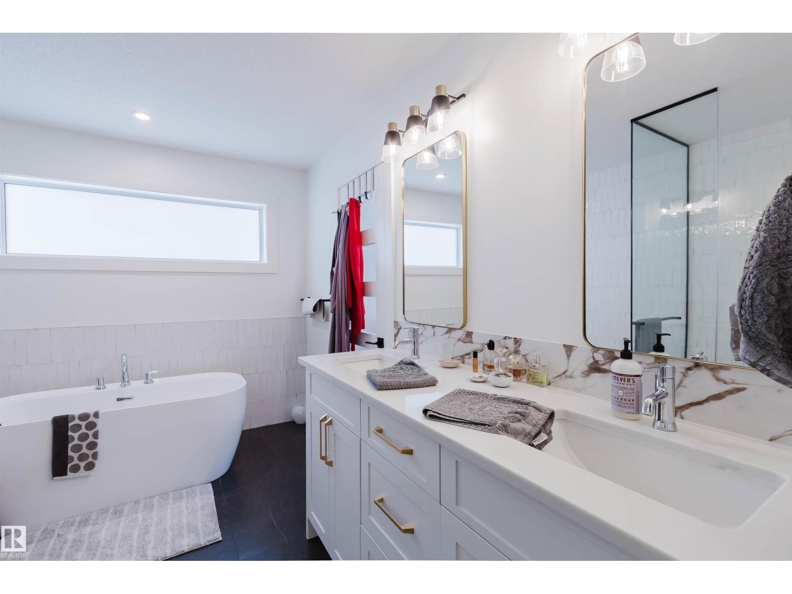 4140 122 ST NW - 31