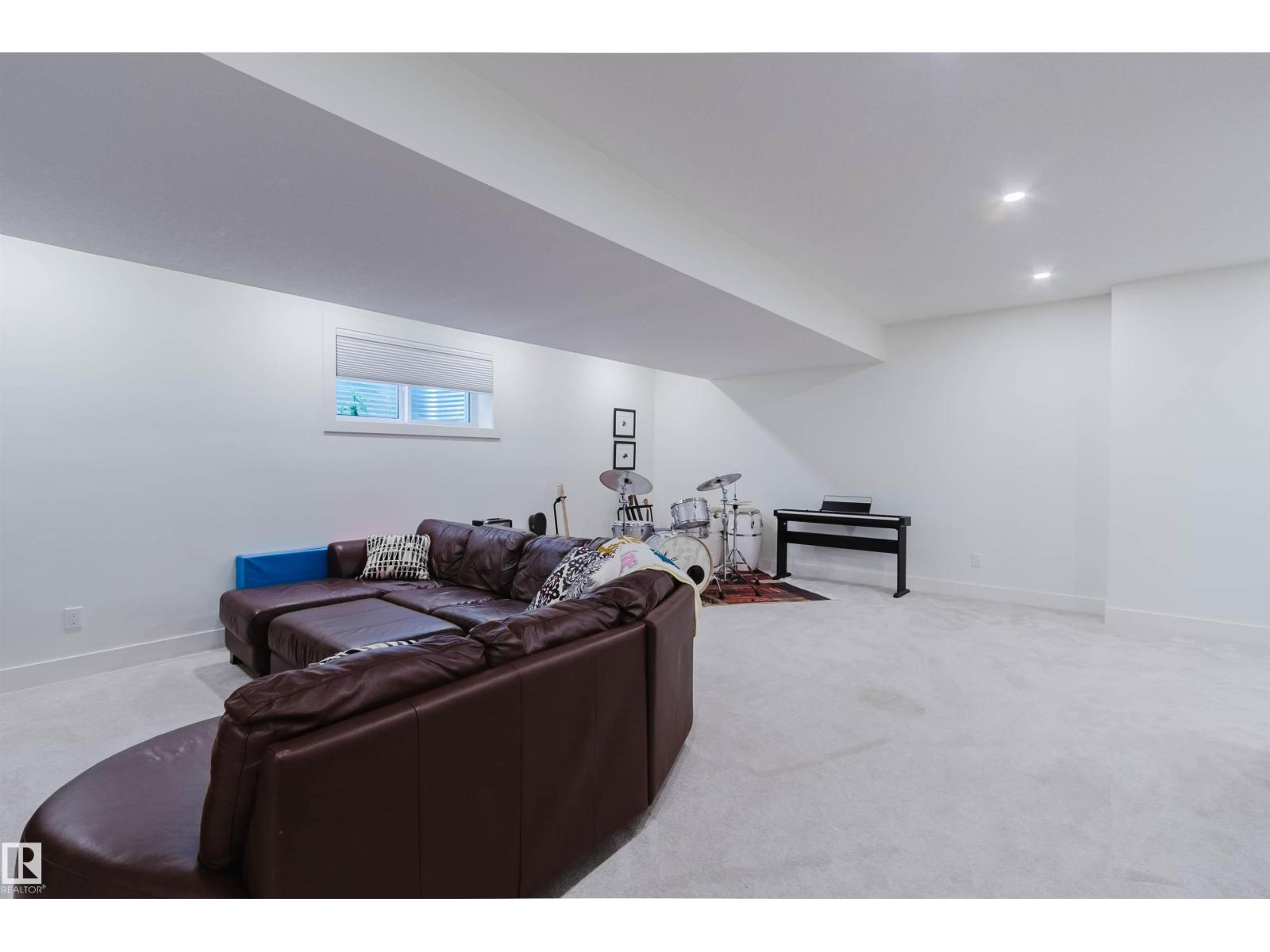 4140 122 ST NW - 54