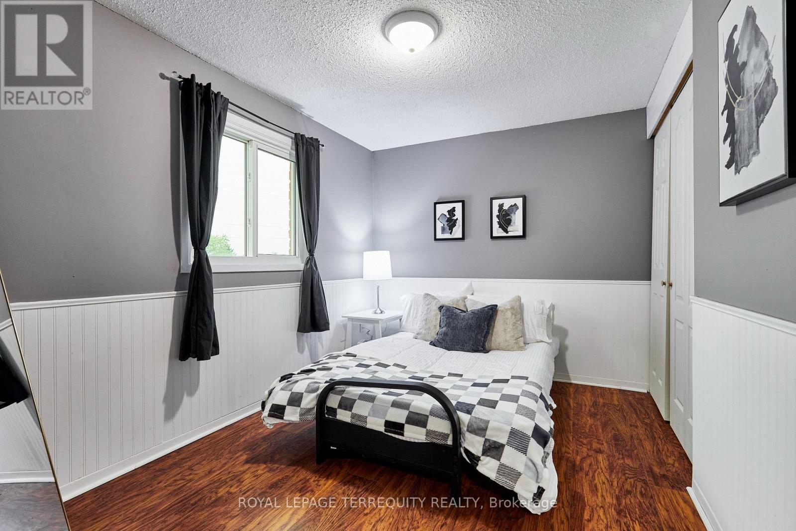 26 FIELD CRESCENT - Image 17