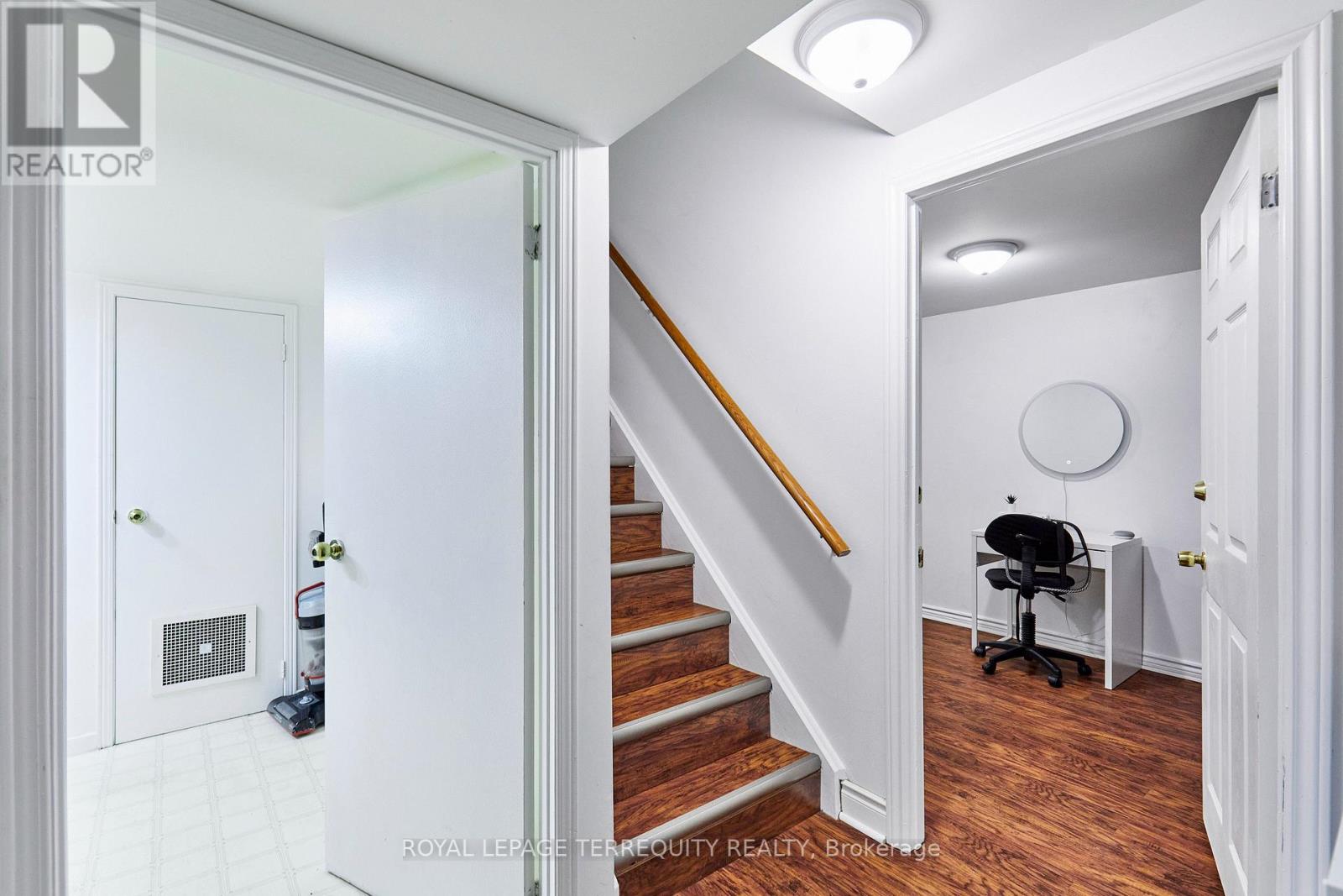 26 FIELD CRESCENT - Image 25