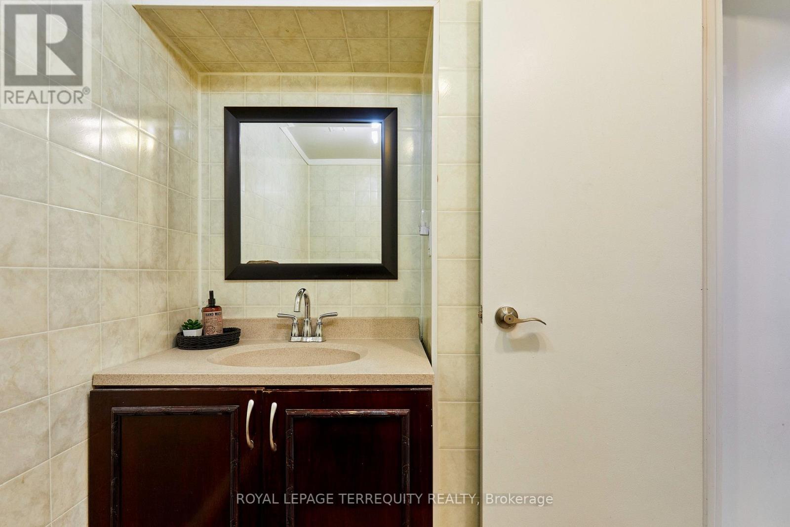 26 FIELD CRESCENT - Image 29