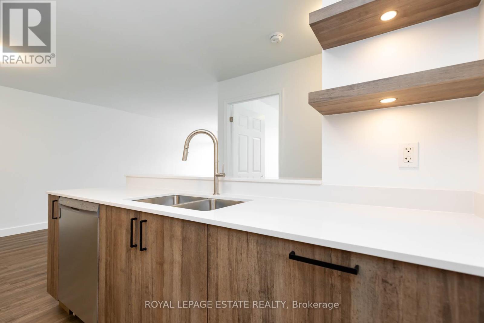 #822 3650 KINGSTON ROAD - 8