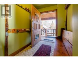 Full bathroom - 2075 Thompson Avenue, Rossland, BC V0G1Y0 Photo 6