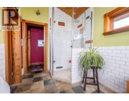 2075 Thompson Avenue, Rossland, BC V0G1Y0 Photo 47