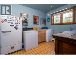 Utility room - 2075 Thompson Avenue, Rossland, BC V0G1Y0 Photo 19