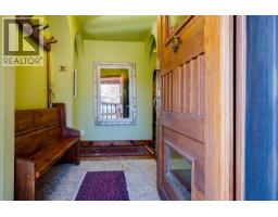 Full bathroom - 2075 Thompson Avenue, Rossland, BC V0G1Y0 Photo 7