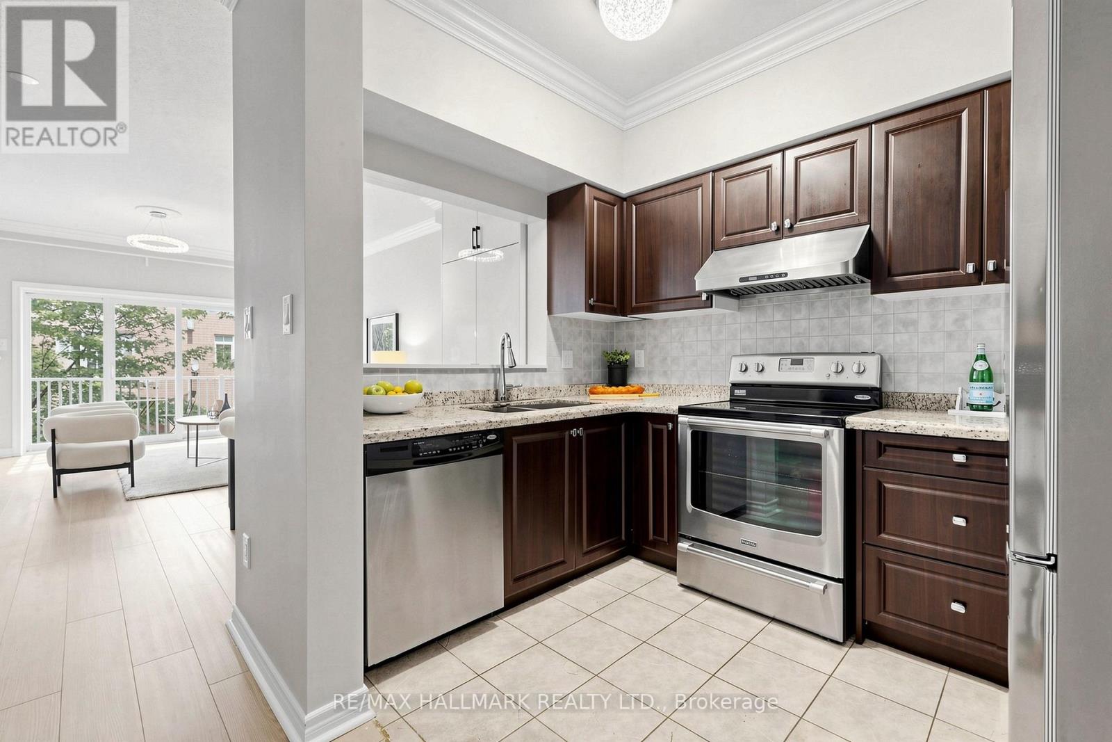 #222 23 OBSERVATORY LANE - 12