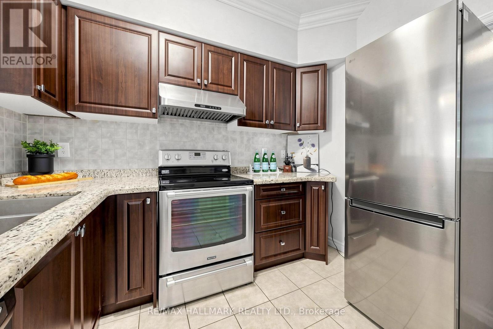 #222 23 OBSERVATORY LANE - 13